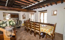Colonica con 5 camere e piscina