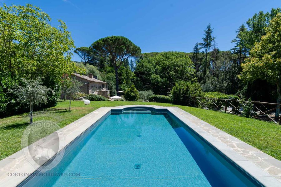 Restored farmhouse 2.5km from Cortona