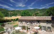 Restored farmhouse 2.5km from Cortona