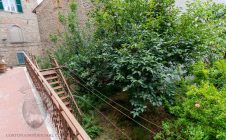 Appartamento con giardino da ristrutturare