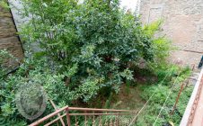 Appartamento con giardino da ristrutturare