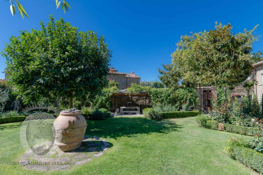 Casa colonica nel centro storico di Cortona