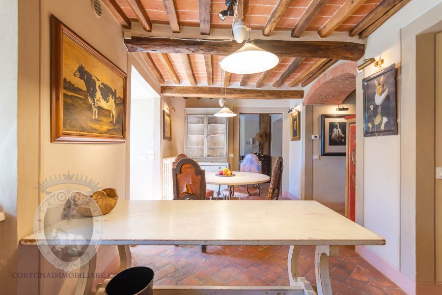 Unique country house inside the historical centre of Cortonav