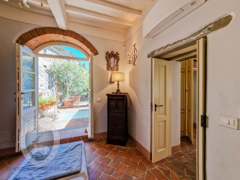 Unique country house inside the historical centre of Cortona