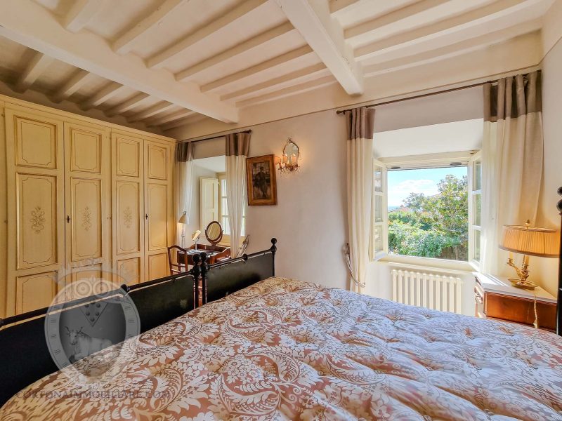 Unique country house inside the historical centre of Cortona