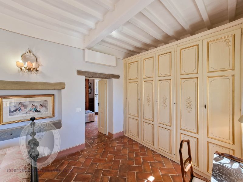 Unique country house inside the historical centre of Cortona