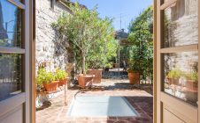 Unique country house inside the historical centre of Cortona