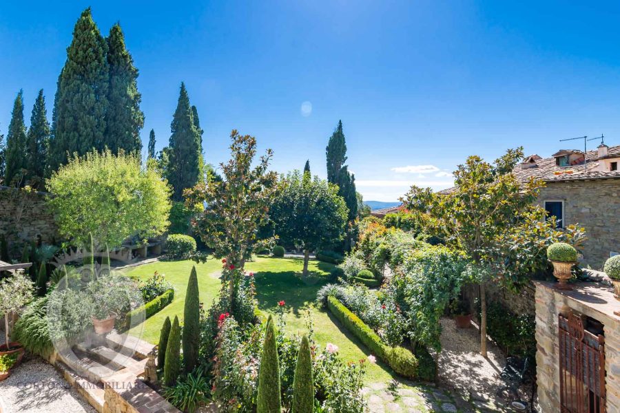 Unique country house inside the historical centre of Cortona