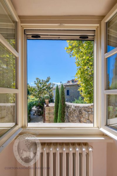 Unique country house inside the historical centre of Cortona