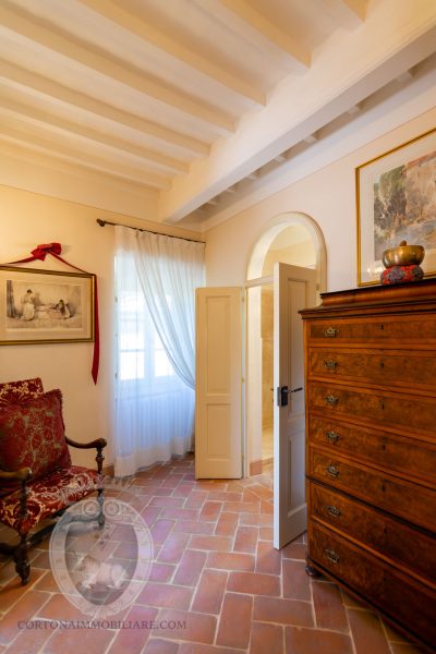 Unique country house inside the historical centre of Cortona