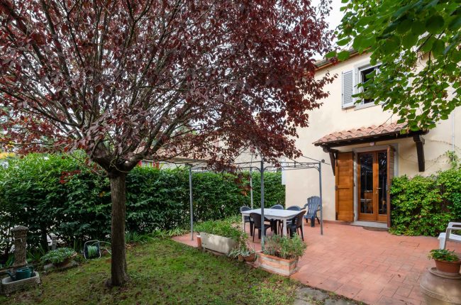 Townhouse with 2 bedrooms and private garden