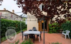 Terratetto con 2 camere e giardino privato