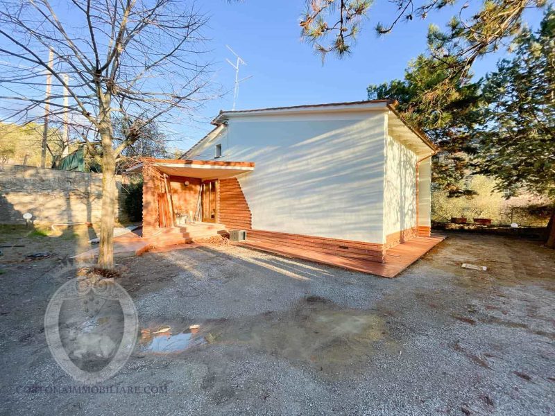 Casa panoramica indipendente con piscina