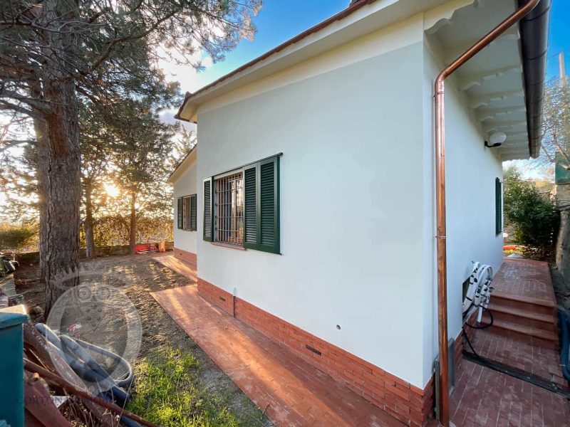 Independent panoramic house with swimming pool