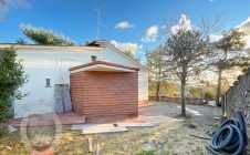 Independent panoramic house with swimming pool