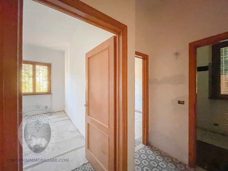 Independent panoramic house with swimming pool