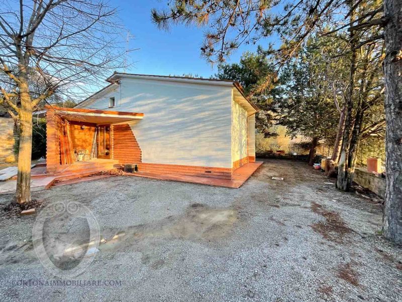 Casa panoramica indipendente con piscina