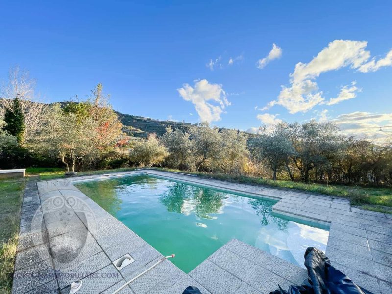 Casa panoramica indipendente con piscina