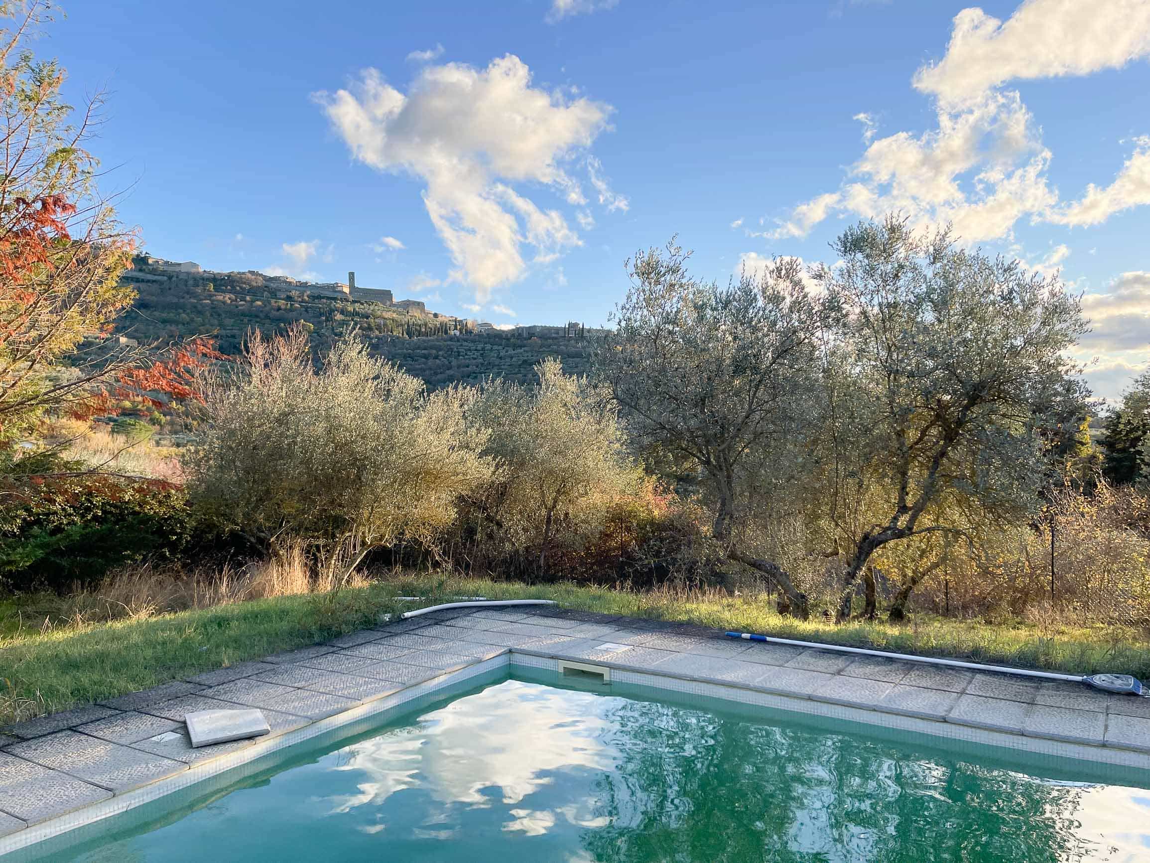 Independent panoramic house with swimming pool