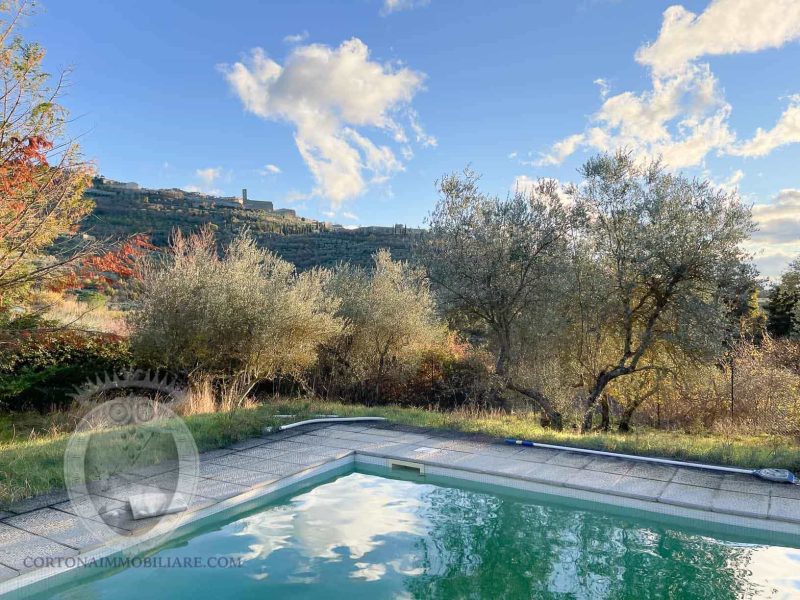 Casa panoramica indipendente con piscina