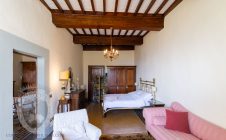 Elegant apartment in the heart of the historical center of Cortona