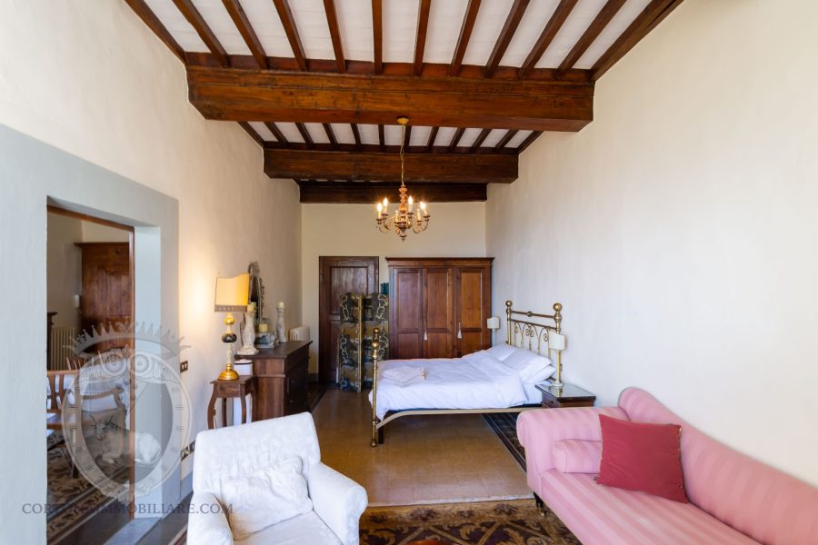 Elegant apartment in the heart of the historical center of Cortona