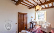 Elegant apartment in the heart of the historical center of Cortona