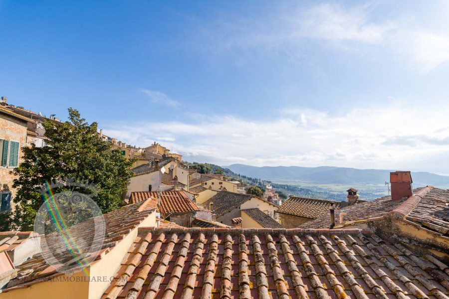 Elegant apartment in the heart of the historical center of Cortona