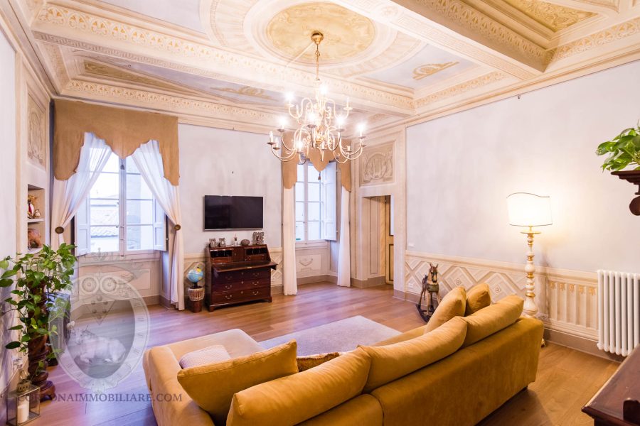 Appartamento in palazzo nobile con affreschi