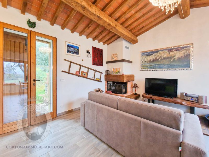 Casa indipendente con 3 camere e 2 bagni