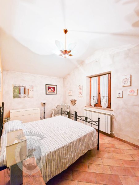 Casa indipendente con 3 camere e 2 bagni