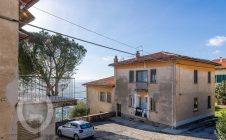 Panoramic apartment in Cortona