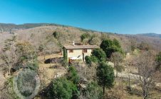 Panoramic farmhouse