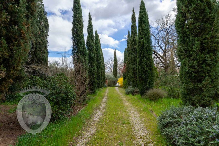 Colonica tra Cortona e Montepulciano