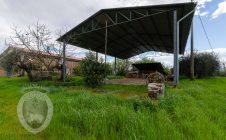 Farmhouse between Cortona and Montepulciano