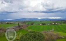 Colonica tra Cortona e Montepulciano