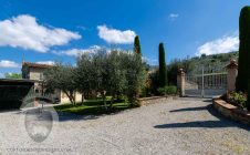 Casa colonica ristrutturata a due passi dal castello di Montecchio