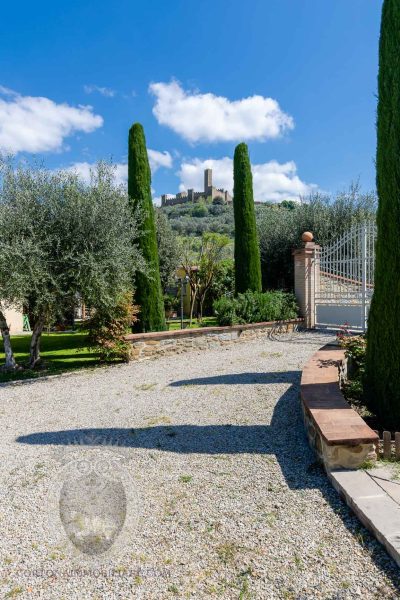 Casa colonica ristrutturata a due passi dal castello di Montecchio