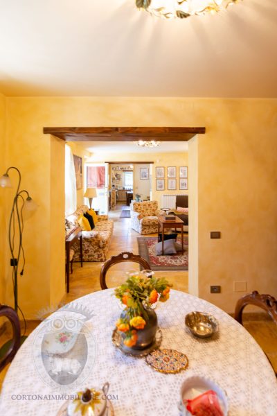 Renovated farmhouse a stone's throw from the castle of Montecchio