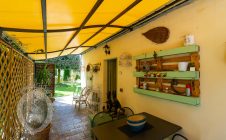 Renovated farmhouse a stone's throw from the castle of Montecchio