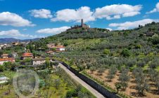 Casa colonica ristrutturata a due passi dal castello di Montecchio