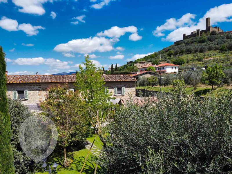 Casa colonica ristrutturata a due passi dal castello di Montecchio