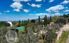 Casa colonica ristrutturata a due passi dal castello di Montecchio