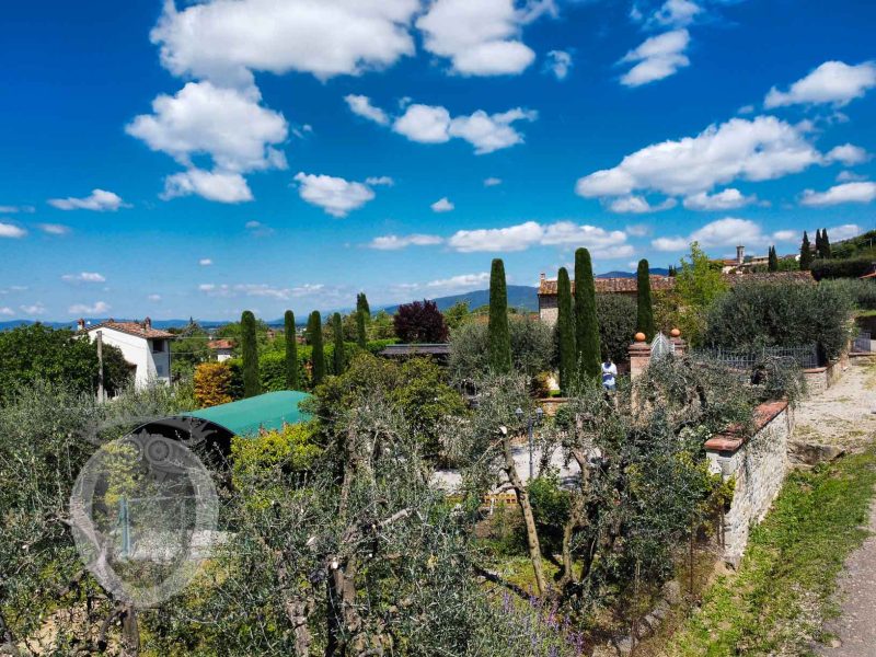 Casa colonica ristrutturata a due passi dal castello di Montecchio