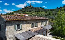 Casa colonica ristrutturata a due passi dal castello di Montecchio