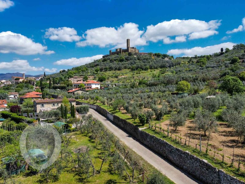 Casa colonica ristrutturata a due passi dal castello di Montecchio