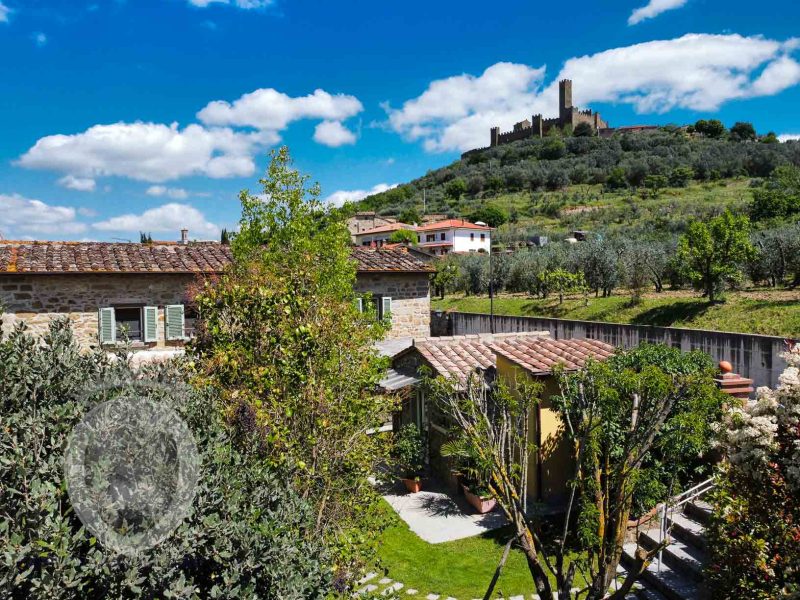 Casa colonica ristrutturata a due passi dal castello di Montecchio