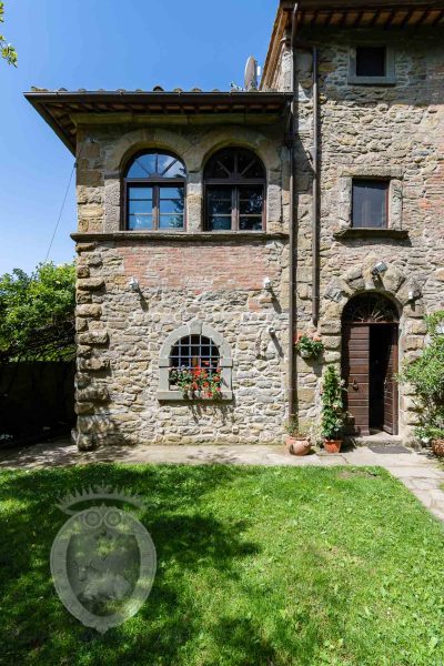 Villa in pietra a due passi da Cortona