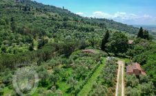 Stone villa a stone's throw from Cortona