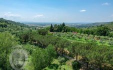 Stone villa a stone's throw from Cortona